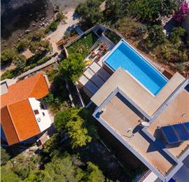 5 bedroom villa with heated infinity pool and sea views near Milna, Brac Island, sleeps 10
